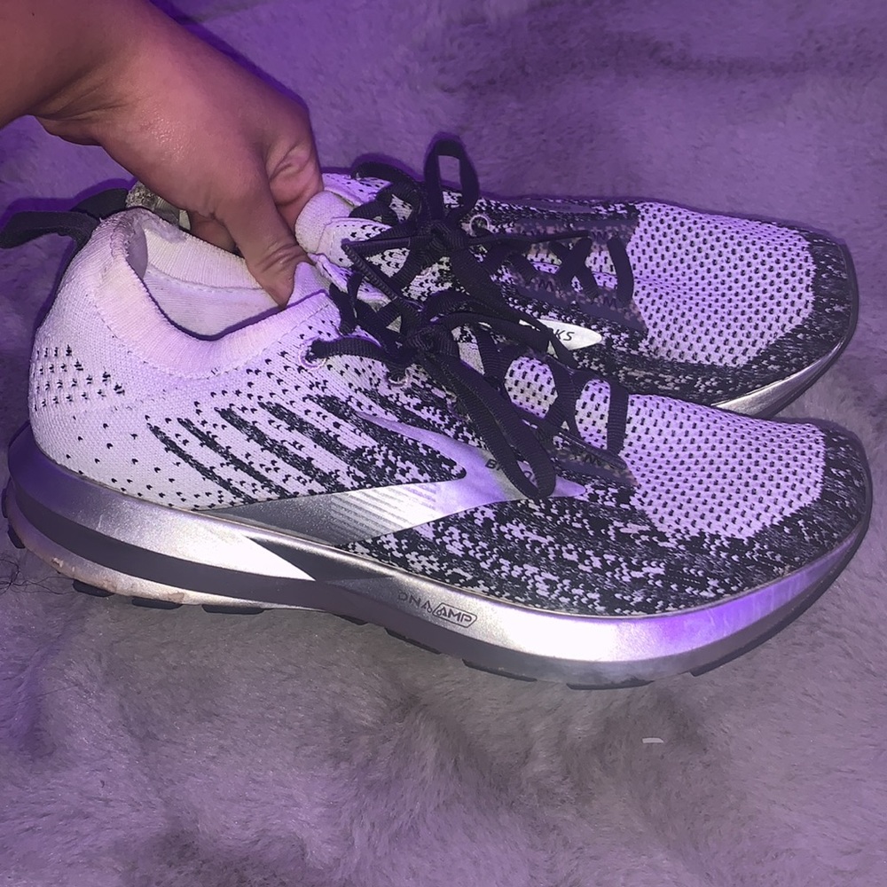Brooks tennis shoes